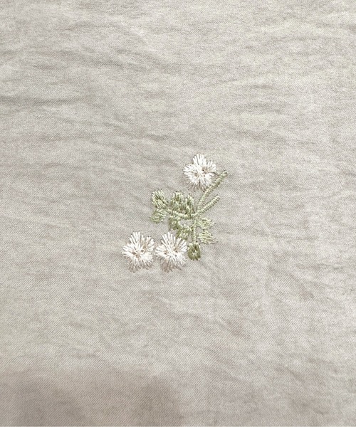 SUGAR BISKET(シュガービスケット)の「フラワー刺繍オールインワン(つなぎ/オールインワン・レディース・グレイッシュベージュ/ブラウン・L/M)」の18枚目の写真