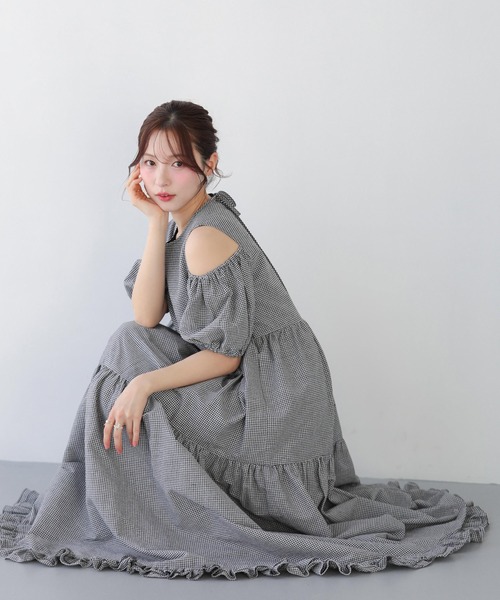 Fit more(フィットモア)の「ギンガムオープンショルダーワンピース(ワンピース・レディース・グリーン/ブルー/ブラック・SHORT/LONG)」の17枚目の写真