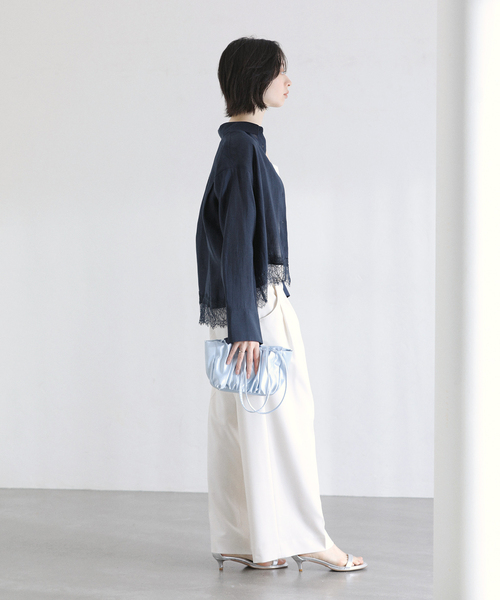 La TOTALITE（ラトータリテ）の「【洗える】レーストリミングシャツ（シャツ/ブラウス・レディース・ホワイト/ネイビー/ベージュ・FREE）」の4枚目の写真