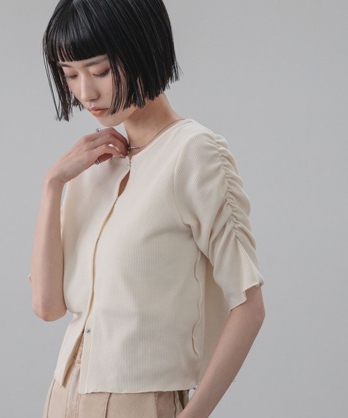 LOWRYS FARM（ローリーズファーム）の「ショルダーパフカーディガン５Ｓ 665444（Tシャツ/カットソー・レディース・ホワイト×ブラック/アイボリー/ブラック/レッド・FREE）」の16枚目の写真