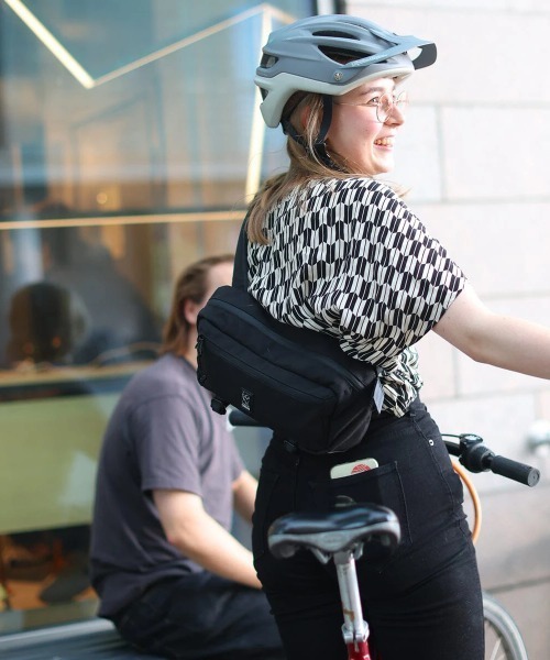 CHROME(クローム)の「CHROME/クローム MINI KADET 5L(ボディバッグ/ウエストポーチ・メンズ・ブラック・FREE)」の18枚目の写真