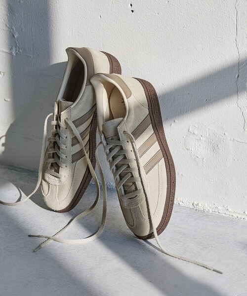 adidas Originals(アディダスオリジナルス)の「【別注】<adidas Originals>HANDBALL SPEZIAL スニーカー 22.5-25cm(スニーカー・レディース・ベージュ・22.5cm/23cm/23.5cm/24cm/24.5cm/25cm)」の9枚目の写真