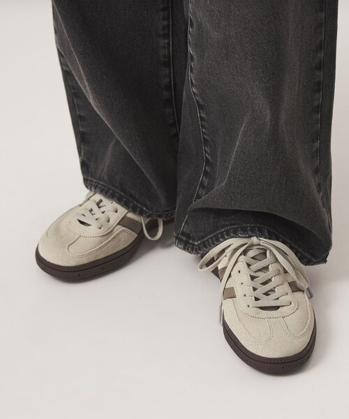 adidas Originals(アディダスオリジナルス)の「【別注】<adidas Originals>HANDBALL SPEZIAL スニーカー 22.5-25cm(スニーカー・レディース・ベージュ・22.5cm/23cm/23.5cm/24cm/24.5cm/25cm)」の14枚目の写真