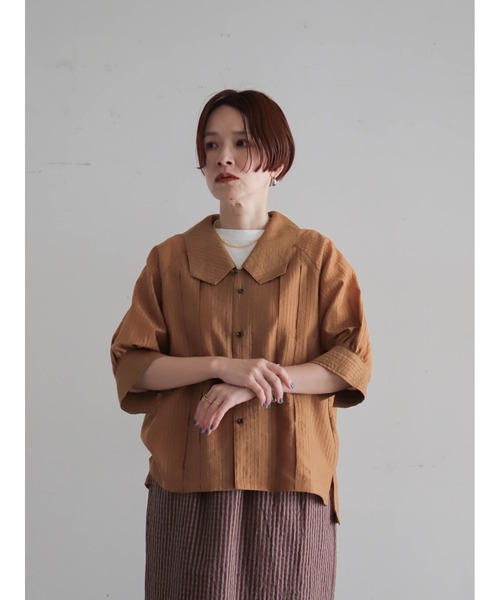 FIL DE FER(フィルデフェール)の「【予約】シャドーストライプ 変形カラーブラウス(シャツ/ブラウス・レディース・ブラック/ブラウン・FREE)」の3枚目の写真