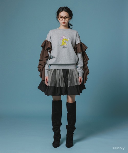 NON TOKYO(ノントーキョー)の「Disney 『Snow White』 NON TOKYO FRILL SLEEVE PULLOVER SWEAT(スウェット・レディース・グレー/ブラック・FREE)」の5枚目の写真