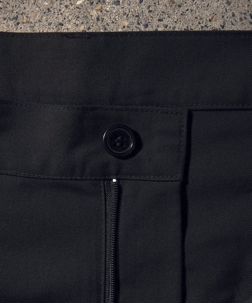 ERAR(エラー)の「【ERAR】ロールアップアイレットリングタックワイドスラックス(スラックス・メンズ・ブラック/チャコール・XL/L/M/S)」の8枚目の写真