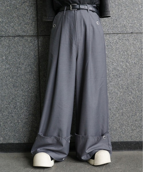 ERAR(エラー)の「【ERAR】ロールアップアイレットリングタックワイドスラックス(スラックス・メンズ・ブラック/チャコール・XL/L/M/S)」の16枚目の写真