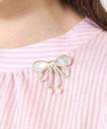 TO BE CHIC（トゥー ビー シック）の「ダブルリボン ブローチ（ブローチ/コサージュ）」