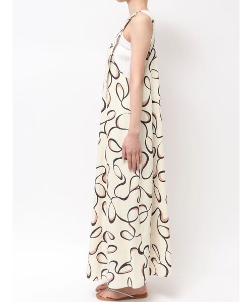 Ungrid(アングリッド)の「リネン混ショルダーデザインキャミワンピース(ワンピース・レディース・その他1/オレンジ/ブラック/アイボリー・FREE)」の8枚目の写真