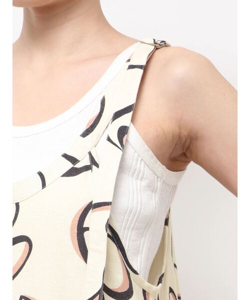 Ungrid(アングリッド)の「リネン混ショルダーデザインキャミワンピース(ワンピース・レディース・その他1/オレンジ/ブラック/アイボリー・FREE)」の11枚目の写真