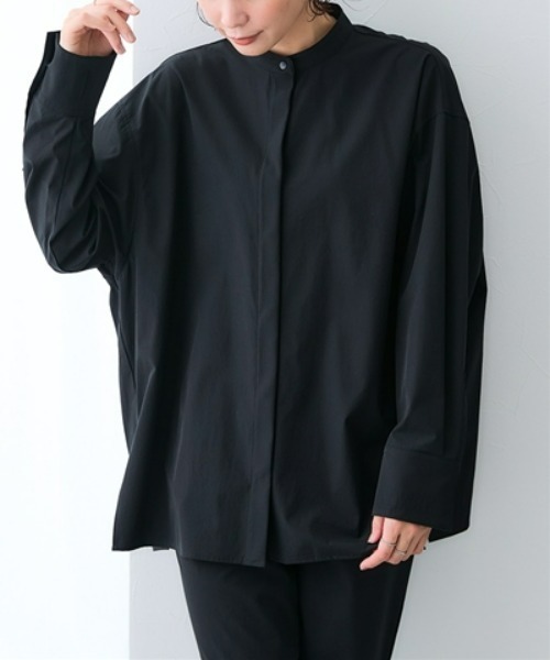 7days Life Styling(セブンデイズライフスタイリング)の「【接触冷感/UVカット/撥水】ストレッチバンドカラーギャザーシャツ(シャツ/ブラウス・レディース・グリーン系/ブラック・3L/LL/L/M)」の2枚目の写真