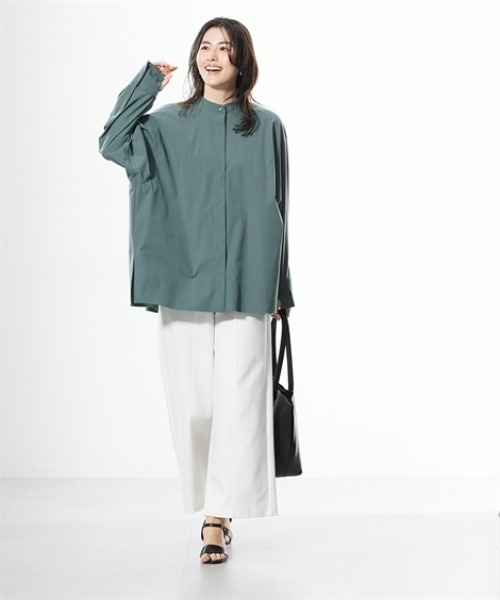 7days Life Styling(セブンデイズライフスタイリング)の「【接触冷感/UVカット/撥水】ストレッチバンドカラーギャザーシャツ(シャツ/ブラウス・レディース・グリーン系/ブラック・3L/LL/L/M)」の4枚目の写真