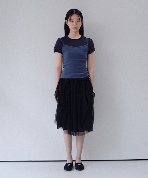 OHESHIO(オヘシオ)の「BASIC RIBBED V-NECK SLEEVELESS, BLUE(Tシャツ/カットソー・レディース・その他・FREE)」の2枚目の写真