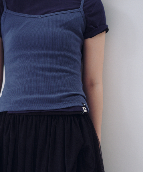 OHESHIO(オヘシオ)の「BASIC RIBBED V-NECK SLEEVELESS, BLUE(Tシャツ/カットソー・レディース・その他・FREE)」の4枚目の写真