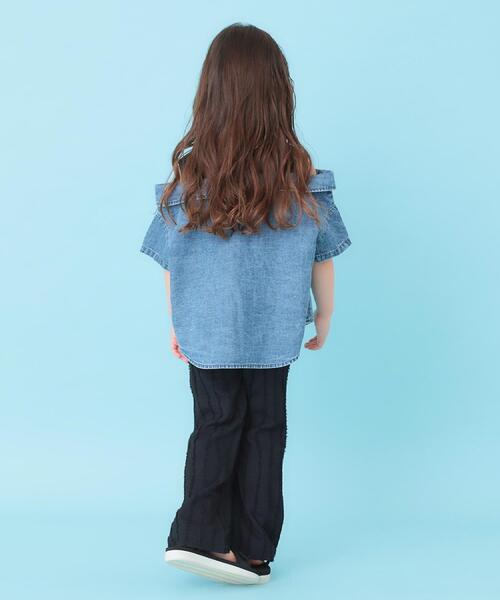 SHOO・LA・RUE(シューラルー)の「【120-150cm】肩あきデニムドッキングシャツ(Tシャツ/カットソー・キッズ・グレー系4/ブルー系5・12/13/14/15 )」の14枚目の写真