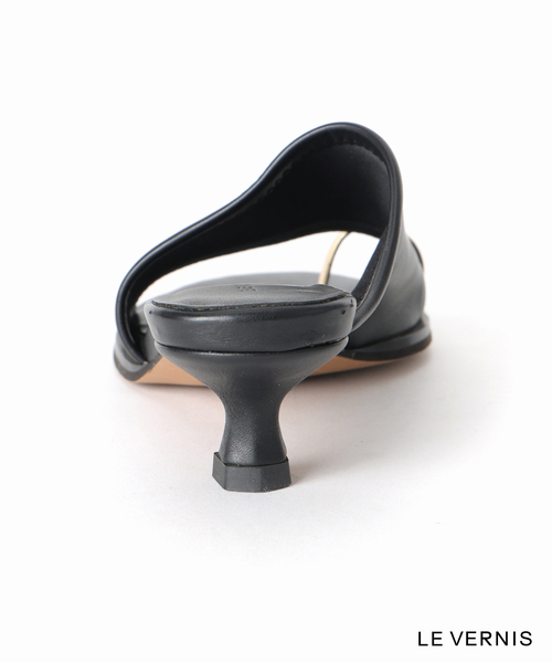 LE VERNIS(ル・ベルニ)の「LE VERNIS/ル・ベルニ Toe ring sandals(サンダル・レディース・ブラック・24.5cm/24cm/23.5cm/23cm)」の16枚目の写真