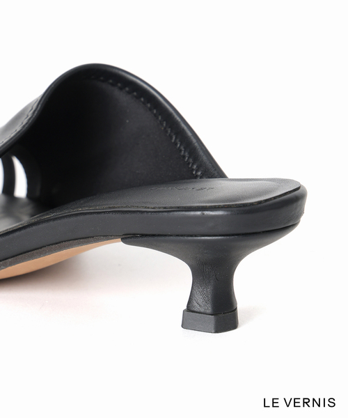 LE VERNIS(ル・ベルニ)の「LE VERNIS/ル・ベルニ Toe ring sandals(サンダル・レディース・ブラック・24.5cm/24cm/23.5cm/23cm)」の14枚目の写真