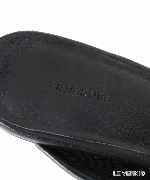 LE VERNIS(ル・ベルニ)の「LE VERNIS/ル・ベルニ Toe ring sandals(サンダル・レディース・ブラック・24.5cm/24cm/23.5cm/23cm)」の13枚目の写真
