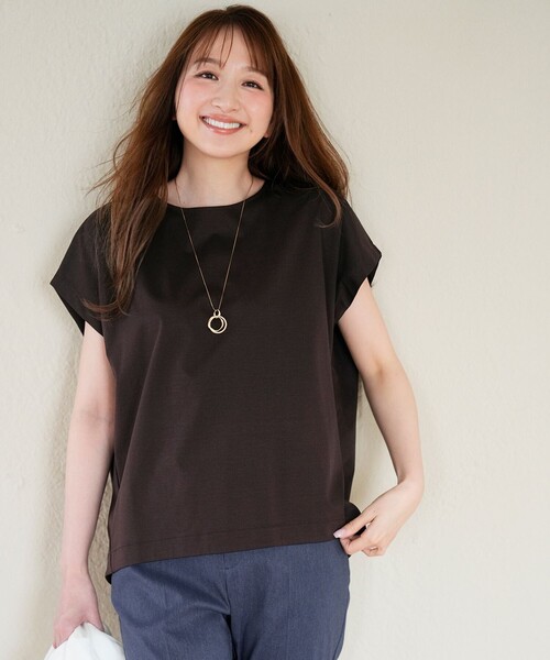 ANY SIS(エニィスィス)の「【シルクタッチさら魅せTシャツ】後ろコクーン プルオーバー(Tシャツ/カットソー・レディース・ダークブラウン系/ライラック系/ブラック系/アイボリー系2/ダークグリーン系/ベージュ系2/オレンジ系/アイボリー系・MEDIUM)」の2枚目の写真