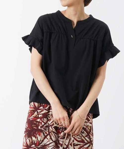 LUCA/LADY LUCK LUCA(ルカ/レディラックルカ)の「LC/LLL セミシルケットシャーリング半袖スキッパープルオーバー(Tシャツ/カットソー・レディース・レッド/ブルー/ブラック・FREE)」の2枚目の写真