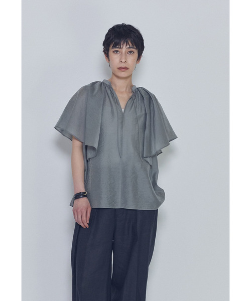 1er Arrondissement(プルミエアロンディスモン)の「シアーキュプラシルクラッフルブラウス(シャツ/ブラウス・レディース・ブラック系その他3/オフホワイト/グレー系その他5・38/36)」の3枚目の写真