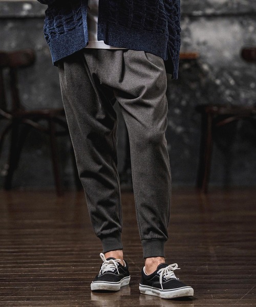 CAMBIO(カンビオ)の「mp15106-Brushed Tuck Slub Jogger Pants ジョガーパンツ(A71326cmb)(その他パンツ・メンズ・ベージュ/ブラック/チャコール/ブラウン・L/M/S)」の3枚目の写真