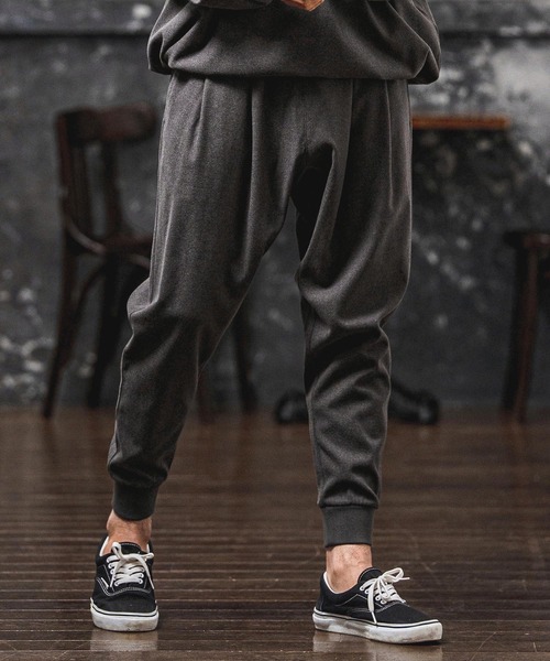 CAMBIO(カンビオ)の「mp15106-Brushed Tuck Slub Jogger Pants ジョガーパンツ(A71326cmb)(その他パンツ・メンズ・ベージュ/ブラック/チャコール/ブラウン・L/M/S)」の12枚目の写真