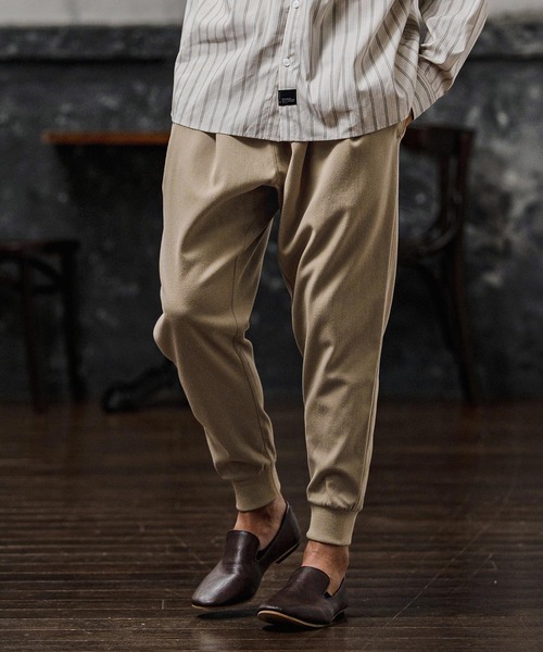 CAMBIO(カンビオ)の「mp15106-Brushed Tuck Slub Jogger Pants ジョガーパンツ(A71326cmb)(その他パンツ・メンズ・ベージュ/ブラック/チャコール/ブラウン・L/M/S)」の17枚目の写真