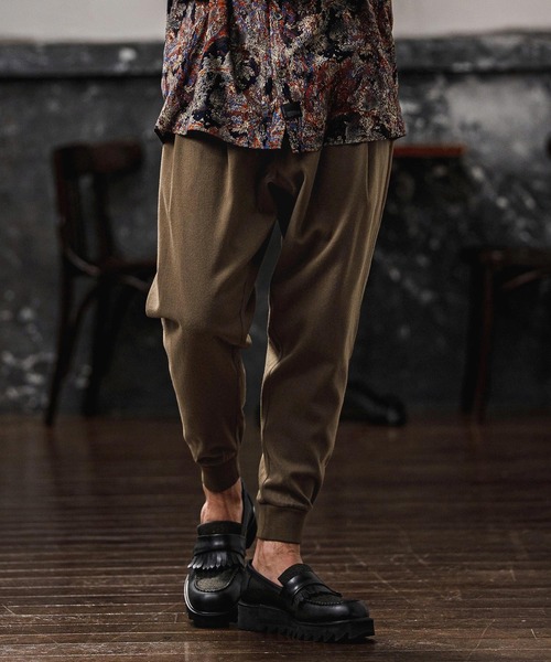 CAMBIO(カンビオ)の「mp15106-Brushed Tuck Slub Jogger Pants ジョガーパンツ(A71326cmb)(その他パンツ・メンズ・ベージュ/ブラック/チャコール/ブラウン・L/M/S)」の20枚目の写真