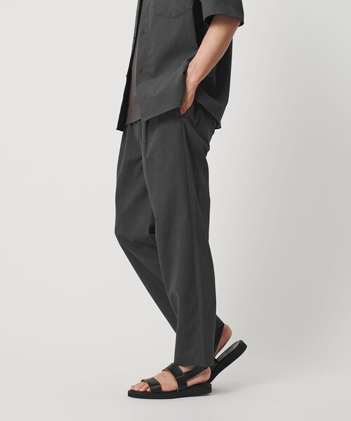 BEAUTY&YOUTH UNITED ARROWS（ビューティーアンドユースユナイテッドアローズ）の「KOMATSU PACK トロピカル 1P テーパード イージー パンツ NO.6 ストレッチ 吸水速乾 UVカット セットアップ対応（その他パンツ・メンズ・ダークグレー/ベージュ/ブラック・L/S/M/XL）」の3枚目の写真