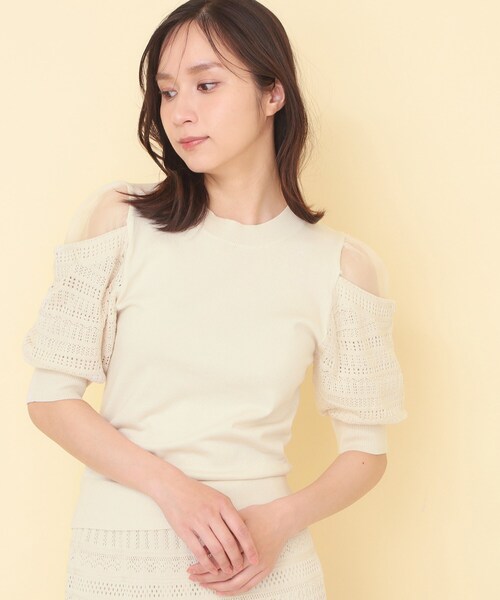 index(インデックス)の「肩シアー柄編みニット【洗濯機OK/抗ピル】(ニット/セーター・レディース・ブラック系7/ボルドー/ブラウン系その他/アイボリー・00)」の21枚目の写真
