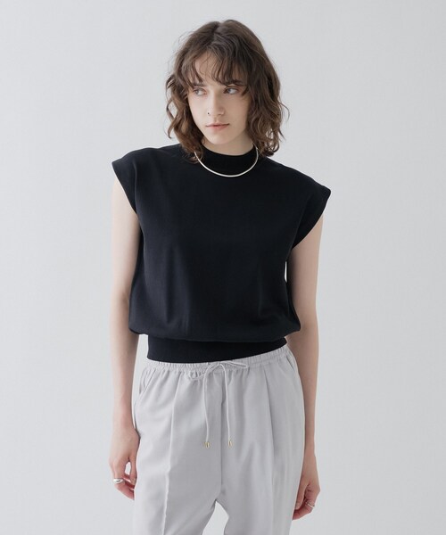 cloenc（クロエンス）の「【ひんやり／マシンウォッシュ】フレンチスリーブニット（ニット/セーター・レディース・ピンク/サックスブルー/ホワイト/ブラック/ワイン系1/ブラック系2・02）」の2枚目の写真