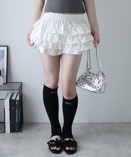Ulysses（ユリシス）の「ティアードフリルショートパンツ（その他パンツ・レディース・ホワイト/ブラック・F）」の4枚目の写真