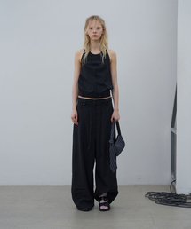 BLACK TAILORED HALTER (BLACK)
