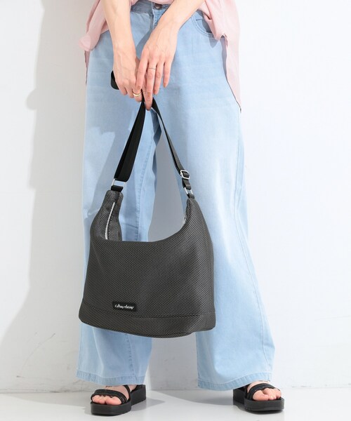 SHOO・LA・RUE(シューラルー)の「メッシュショルダーバッグ(ショルダーバッグ・レディース・ダークグレー/ブラック/ライトグレー・00)」の3枚目の写真