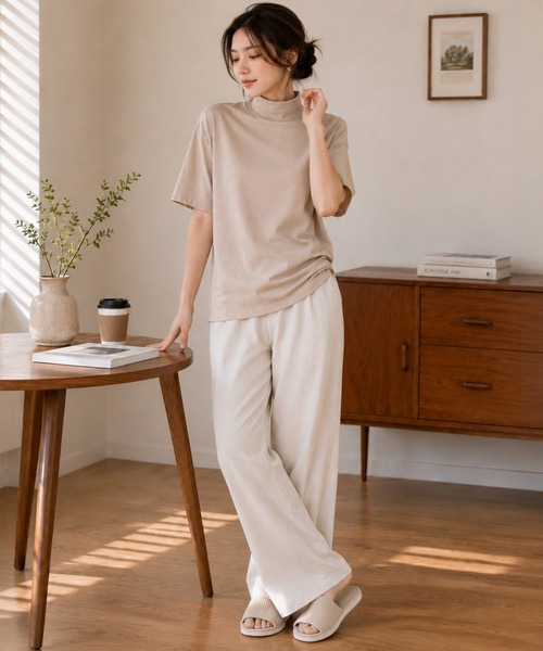 by LEGNA(バイレグナ)の「ハイネックゆるっとTシャツ(Tシャツ/カットソー・レディース・ホワイト/モカ/ブラック・LARGE/MEDIUM/SMALL)」の7枚目の写真
