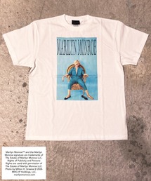 minius（ミニウス）の「【MARILYN MONROE マリリン・モンロー】フォトTシャツ ピグメント染め ヴィンテージ ユニセックス スカイブルーフォト ビッグロゴプリント（Tシャツ/カットソー）」