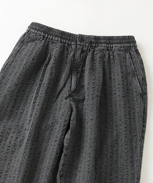JOURNAL STANDARD relume(ジャーナルスタンダード レリューム)の「ガーメントダイ サッカーチェック イージーパンツ(その他パンツ・メンズ・ネイビー/ブラック/ブラウン・LARGE/MEDIUM)」の14枚目の写真