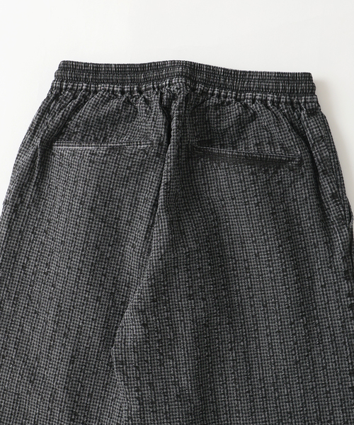 JOURNAL STANDARD relume(ジャーナルスタンダード レリューム)の「ガーメントダイ サッカーチェック イージーパンツ(その他パンツ・メンズ・ネイビー/ブラック/ブラウン・LARGE/MEDIUM)」の18枚目の写真
