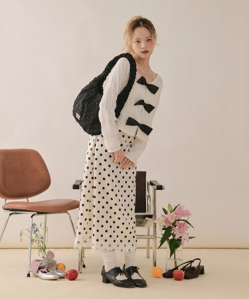 loin nuit(ロワンニュイ)の「many gather hand bag / メニーギャザーハンドバッグ(ハンドバッグ・レディース・ホワイト/ブラック/ボルドー・FREE)」の16枚目の写真