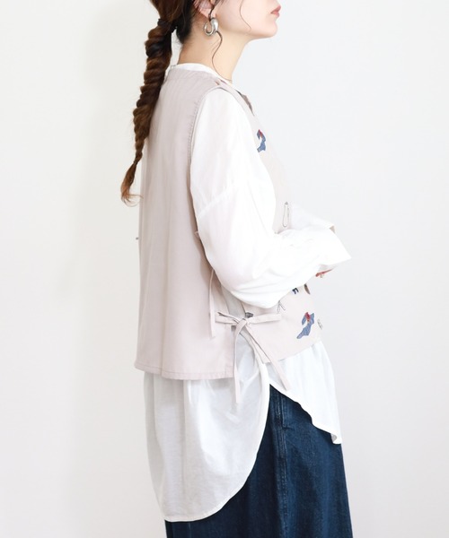 Emago(イマゴ)の「EMAGO いろんな帽子刺繍ベスト(ベスト・レディース・ベージュ/ネイビー・FREE)」の18枚目の写真