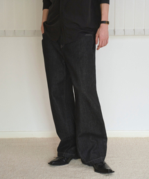 WOOALONG（ウアロン）の「Black washed curved denim pants - BLACK（デニムパンツ）」