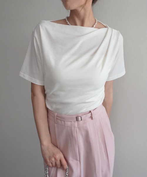 Rashik(ラシク)の「【Rashik】ボートネックトップス カットソー 半袖 トップス Tシャツ ドレープ 3way オフショル(Tシャツ/カットソー・レディース・ブラック/ホワイト・FREE)」の3枚目の写真