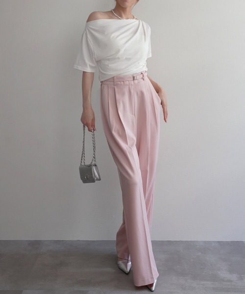 Rashik(ラシク)の「【Rashik】ボートネックトップス カットソー 半袖 トップス Tシャツ ドレープ 3way オフショル(Tシャツ/カットソー・レディース・ブラック/ホワイト・FREE)」の5枚目の写真