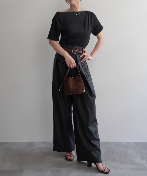 Rashik(ラシク)の「【Rashik】ボートネックトップス カットソー 半袖 トップス Tシャツ ドレープ 3way オフショル(Tシャツ/カットソー・レディース・ブラック/ホワイト・FREE)」の12枚目の写真