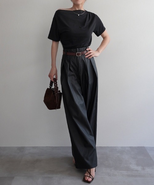 Rashik(ラシク)の「【Rashik】ボートネックトップス カットソー 半袖 トップス Tシャツ ドレープ 3way オフショル(Tシャツ/カットソー・レディース・ブラック/ホワイト・FREE)」の13枚目の写真