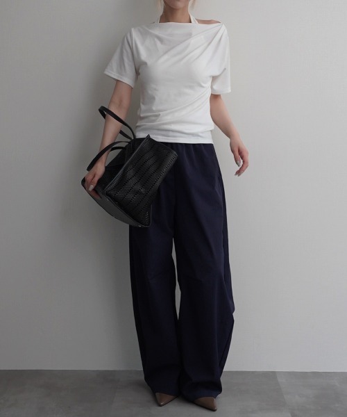Rashik(ラシク)の「【Rashik】ボートネックトップス カットソー 半袖 トップス Tシャツ ドレープ 3way オフショル(Tシャツ/カットソー・レディース・ブラック/ホワイト・FREE)」の14枚目の写真