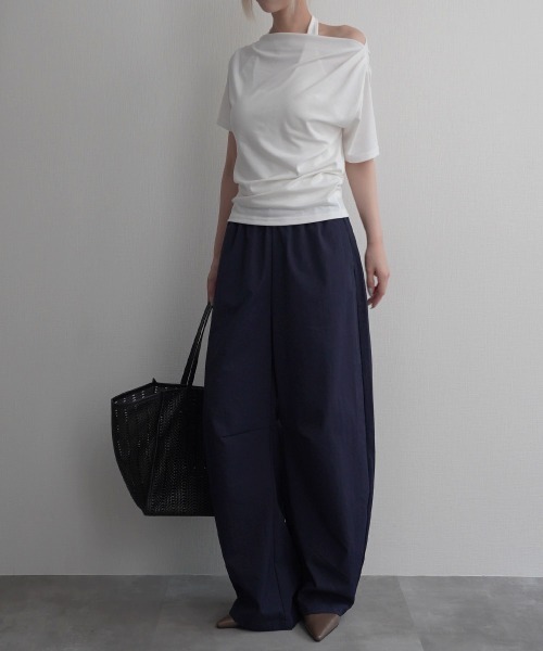 Rashik(ラシク)の「【Rashik】ボートネックトップス カットソー 半袖 トップス Tシャツ ドレープ 3way オフショル(Tシャツ/カットソー・レディース・ブラック/ホワイト・FREE)」の15枚目の写真