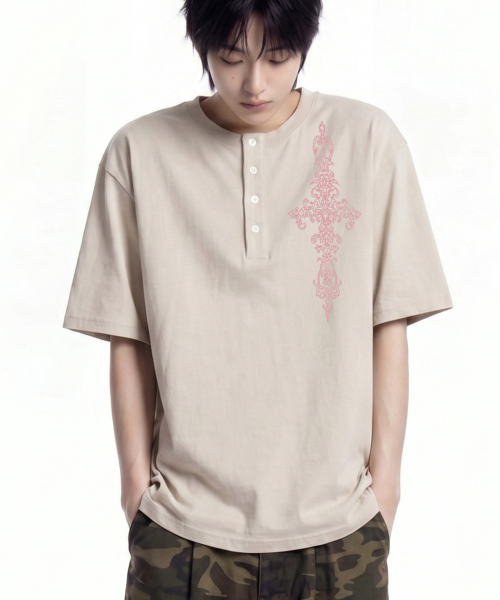 GRAVER（グレーバー）の「[ユニセックス]SIMCROSS ヘンリーネック半袖Tシャツ_2カラー（Tシャツ/カットソー・レディース・ベージュ/チャコール・M/L）」の10枚目の写真
