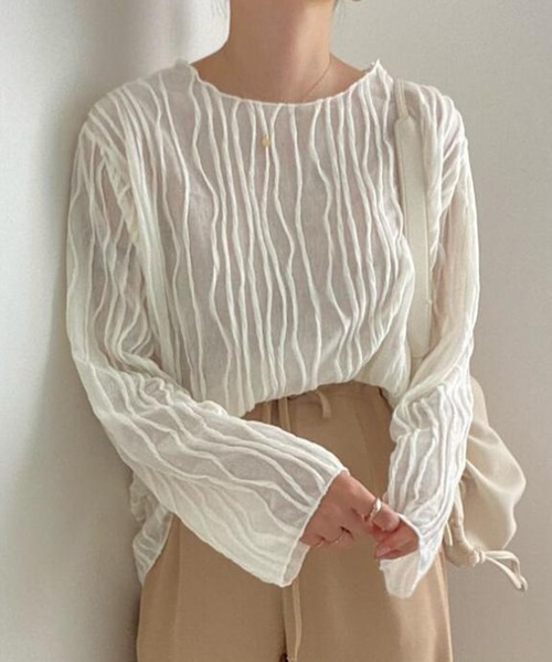 DAY CLOSET(デイ クローゼット)の「パイピング×立体ウェーブ ニュアンス シアー トップス レディース(Tシャツ/カットソー・レディース・アイボリー/ブラック/ライトブラウン・FREE)」の4枚目の写真